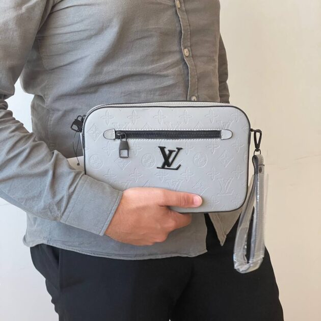 حقيبLV CORE العصرية.