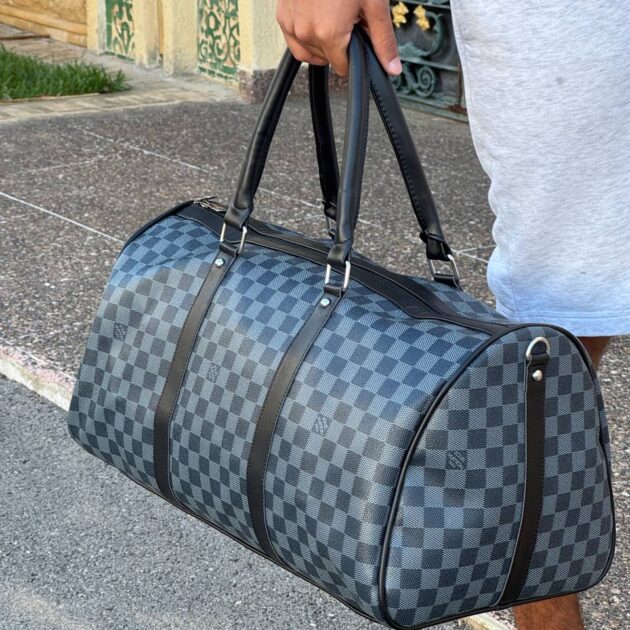 حقيبة LV SAC CARRE  العصرية